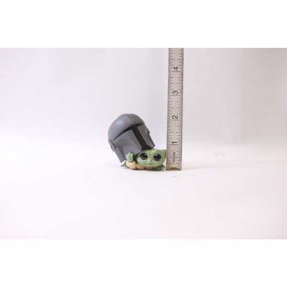 VV Star Wars, Mandalorian, The Child, PVC Figure, Baby Yoda, Helmet Peek, Disney - Picture 3 of 3
